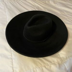 NWOT Black Felt fedora-style hat (women’s)